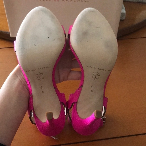 NWT- Loeffler Randall- Fuchsia Amelia Heel - Picture 9 of 10